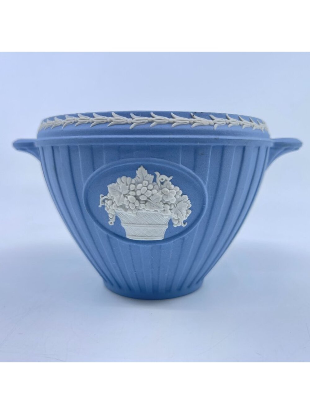 vintage wedgwood jasperware blue bpwl with white floral basket relief